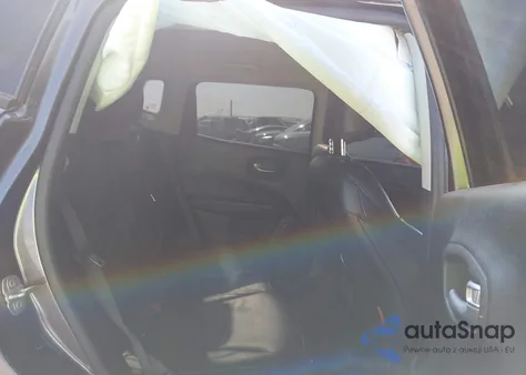 2017 Jeep Compass Trailhawk из США, поврежденный, VIN 3C4NJDDB2HT630610